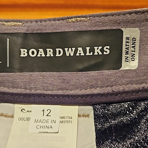 RIP CURL BOY'S BOARDWALK SHORTS: VARIOUS SIZES - Picture 8 of 12